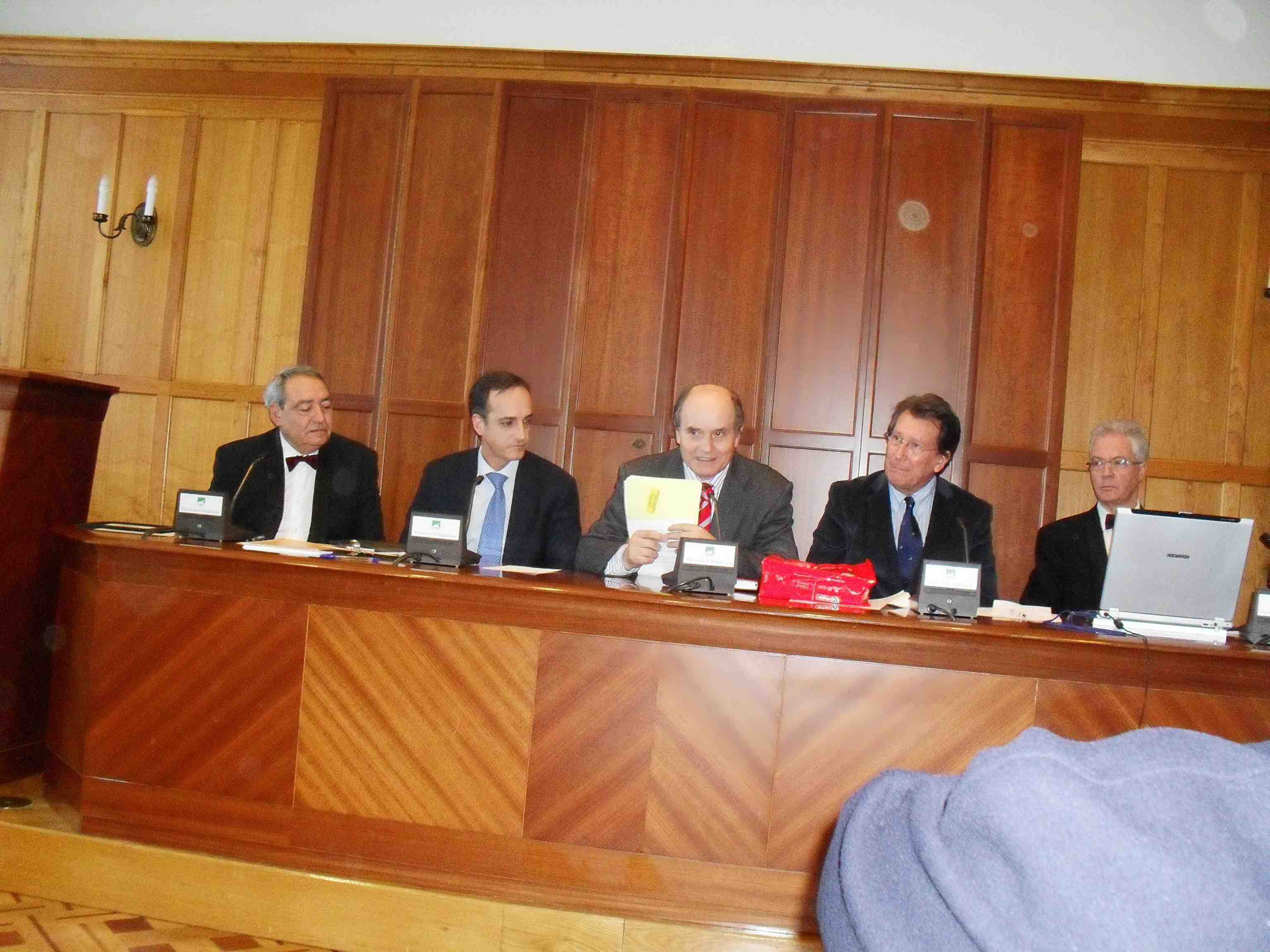 Clausura del Acto Académico, con representación del Ayuntamiento de Santander